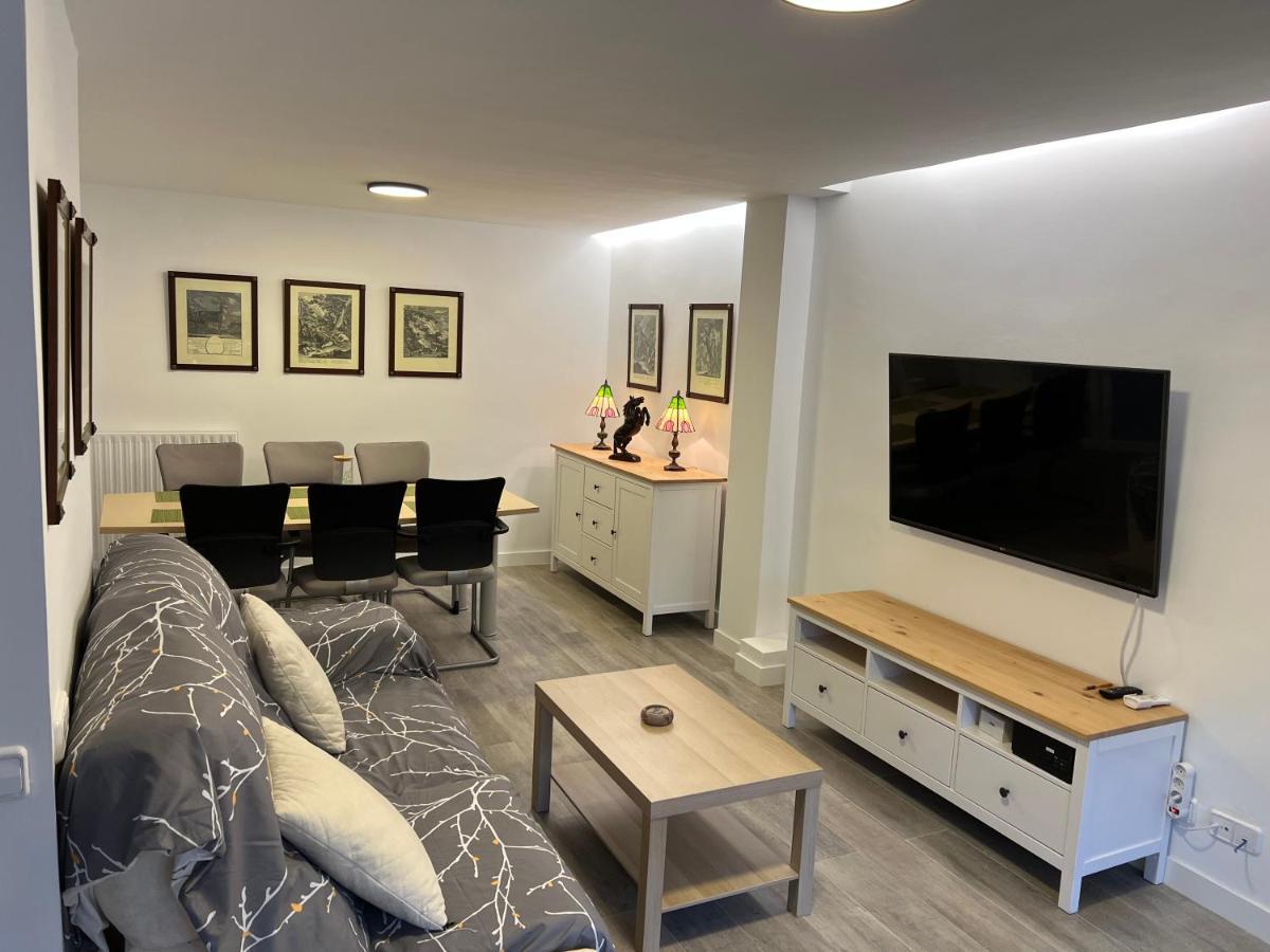 En Duplex, Avd De Europa, Pozuelo De Alarcon Pensión